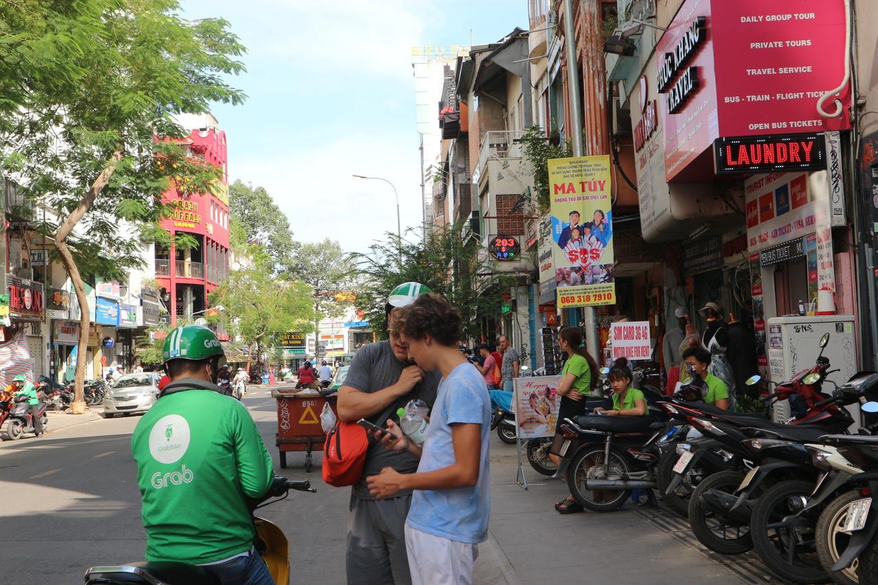 Long Hostel Ho Chi Minh City Exterior photo